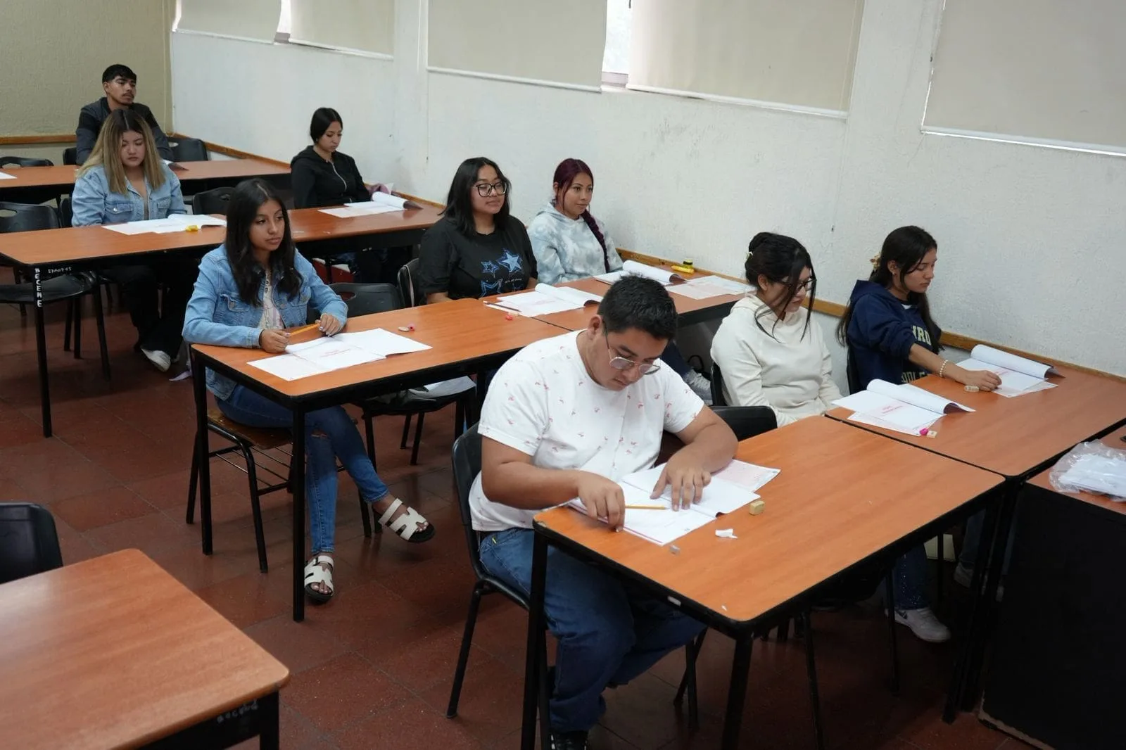 BECENE realiza examen de ingreso para más de 500 aspirantes al ciclo 2026-2027
