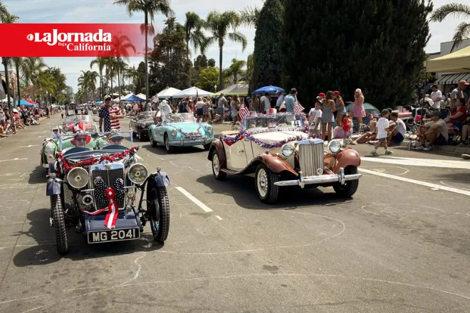 Celebran en Coronado la tradicional parada del 4 de julio con gran afluencia de público