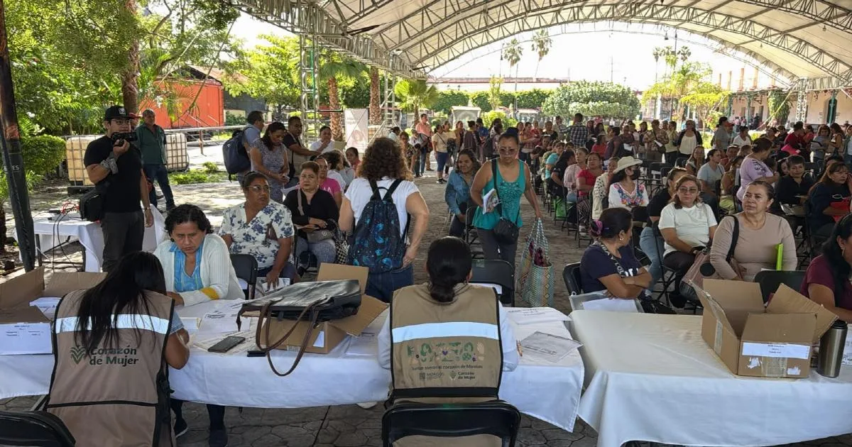 Continúa en Cuautla la entrega de apoyos económicos para mujeres vulnerables