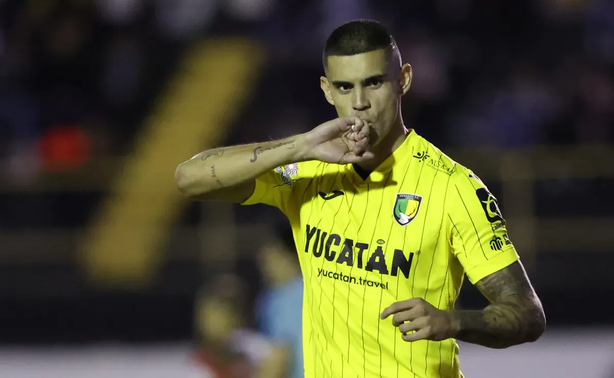 Cruz Azul oficializa la incorporación de Juan Calero como delantero para el Apertura 2026