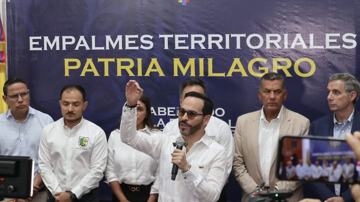 De la Espriella promete descentralizar el poder y fortalecer la seguridad en Colombia