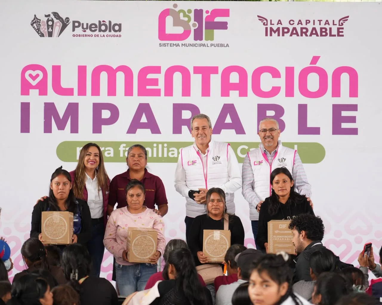 Gobierno de Puebla entrega 3 mil despensas para apoyar a familias vulnerables en San Andrés Azumiatla