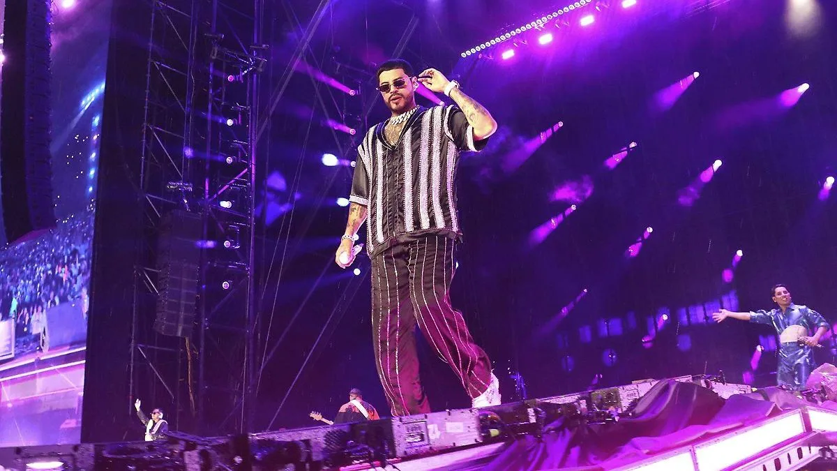 Grupo Firme desata euforia en CDMX pese a la intensa lluvia durante su concierto