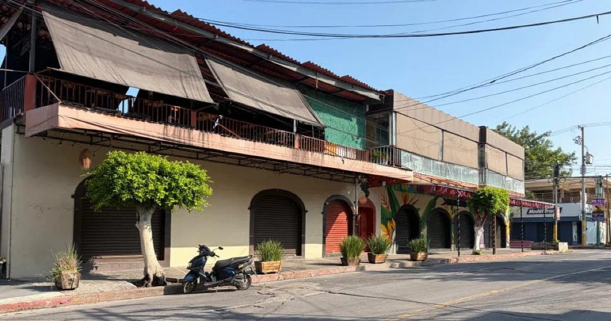 Hombre muere tras ataque armado frente a bares en Cuautla