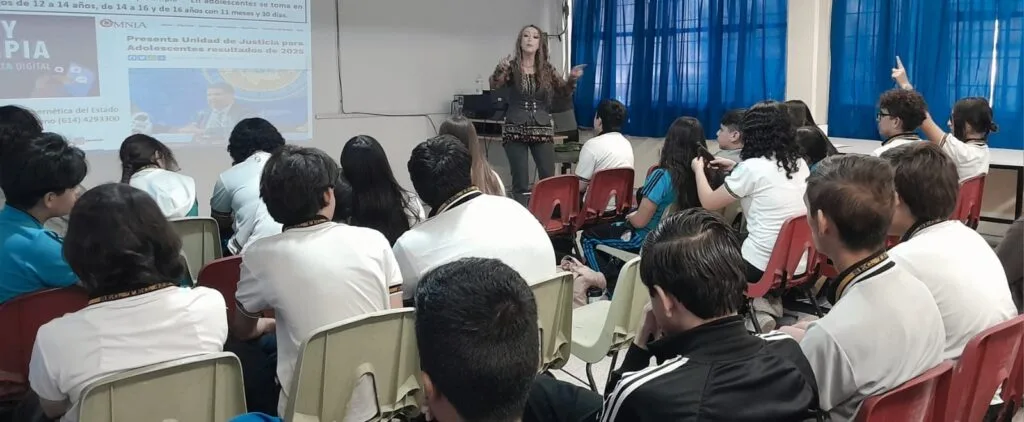 Impulsan en secundarias programas para prevenir la violencia digital entre adolescentes