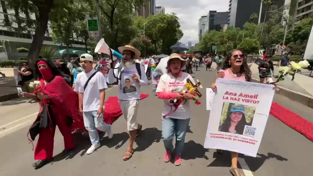 Instalan antimonumento en el Ángel para reclamar justicia por desaparecidos en México