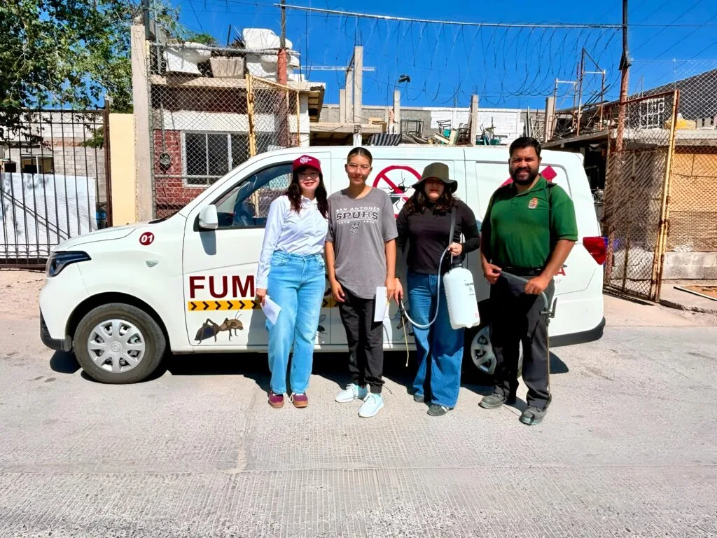 Jornada de fumigación en colonia Fronteriza Alta para el control de garrapatas e insectos