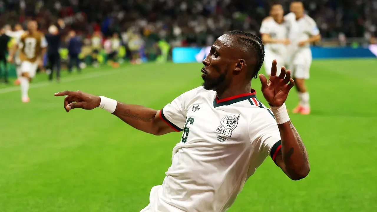 Julián Quiñones desata la euforia entre pasajeros tras Mundial 2026 y su actuación histórica