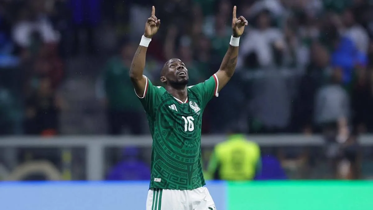 Julián Quiñones gana protagonismo con billete personalizado en plena Copa Mundial 2026