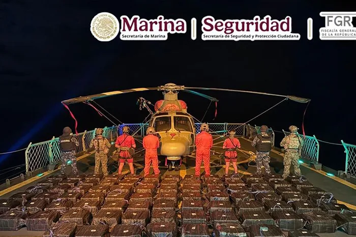 La Marina asegura casi 3 toneladas de cocaína y detiene a cuatro personas en el Pacífico