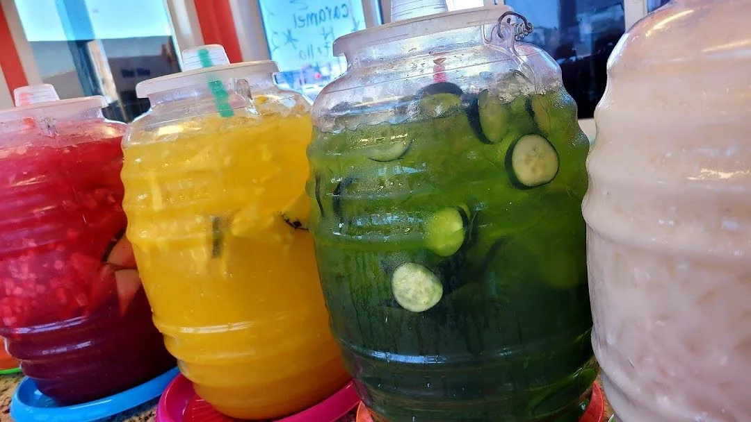 Las aguas frescas, un símbolo del sabor tradicional mexicano y su papel en la hidratación diaria