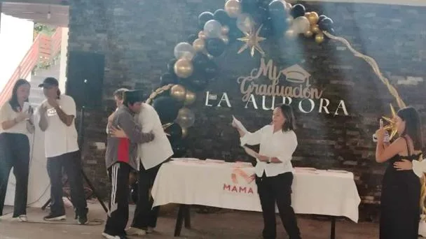 MAMÁ A. C. gradúa a 26 jóvenes que superaron la calle y apuestan por la educación