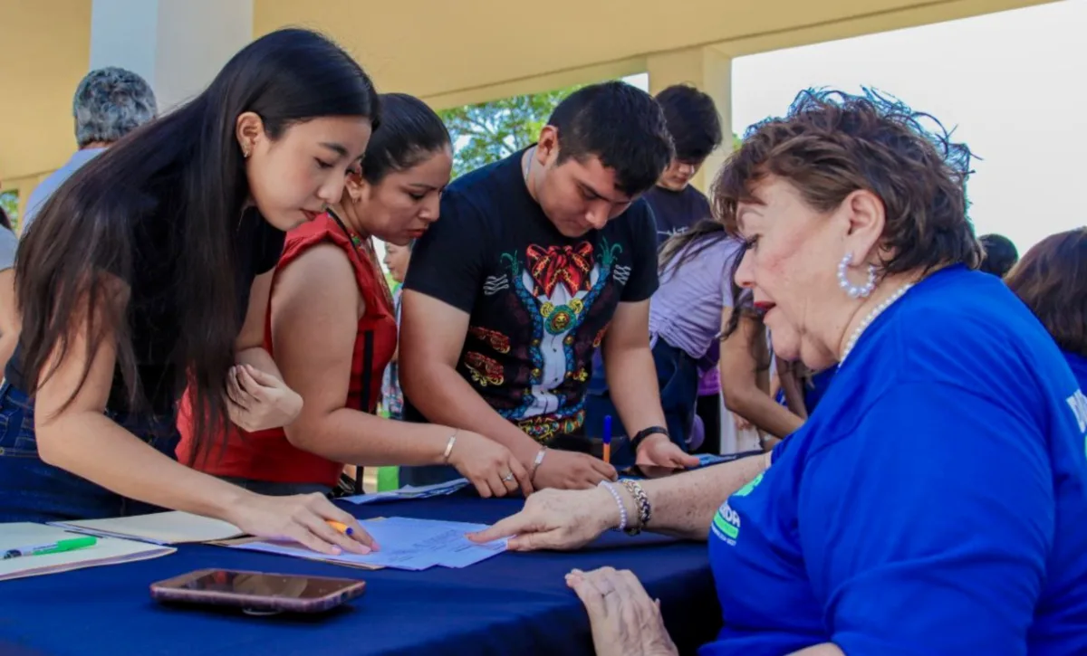 Mérida reúne a 74 instituciones en feria con más de 5 mil becas para estudiantes