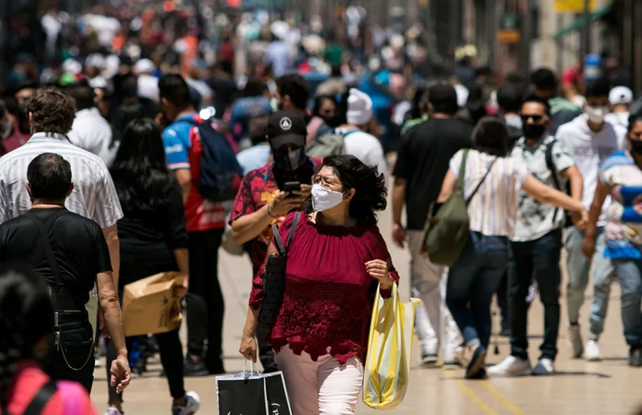 México registra aumento gradual de contagios de COVID-19 tras meses de estabilidad