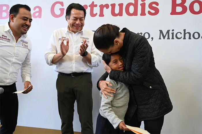Michoacán impulsa un sistema universal de becas para garantizar la educación