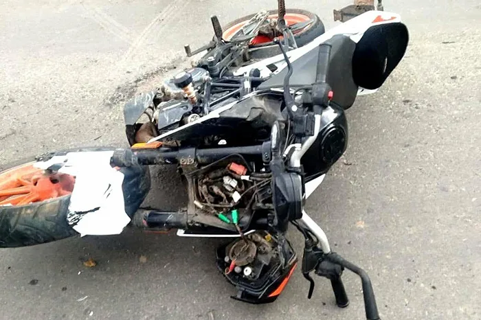 Motociclista sufre fracturas tras accidente en la carretera Zitácuaro-Morelia