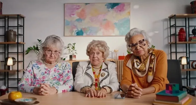 OpenAI presenta GPT-Live con tres abuelas para acercar la inteligencia artificial al público