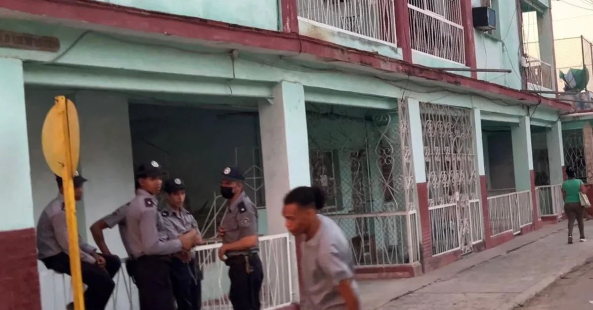 Persisten los apagones prolongados y el aumento policial ante el malestar en Cuba