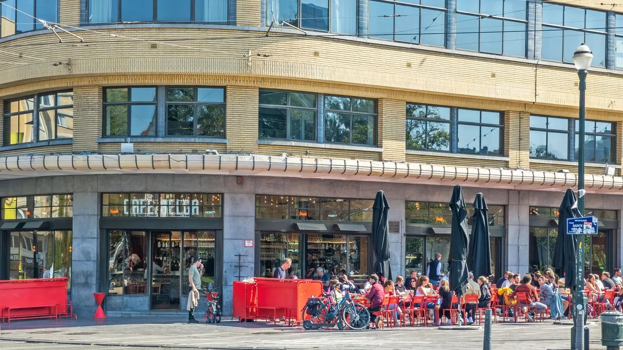 Place Flagey, el rincón auténtico de Bruselas que invita a descubrir su vida local