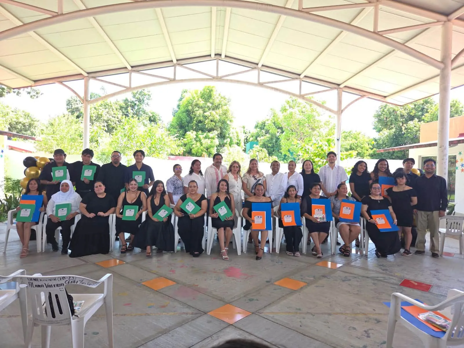 San Luis Acatlán impulsa la formación en salud emocional con clausura de diplomados en Guerrero