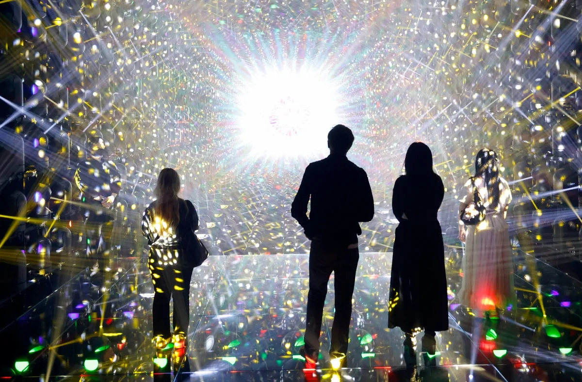 teamLab Bordeless desafía la percepción con nueva exposición en Tokio