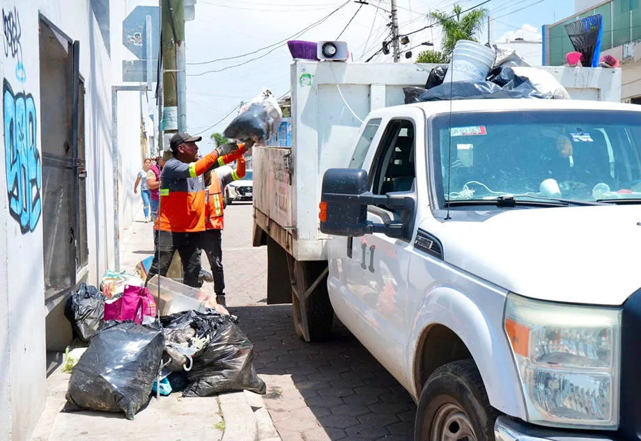 Tonantzin Fernández impulsa programa para mejorar servicios y espacios públicos en San Pedro Cholula