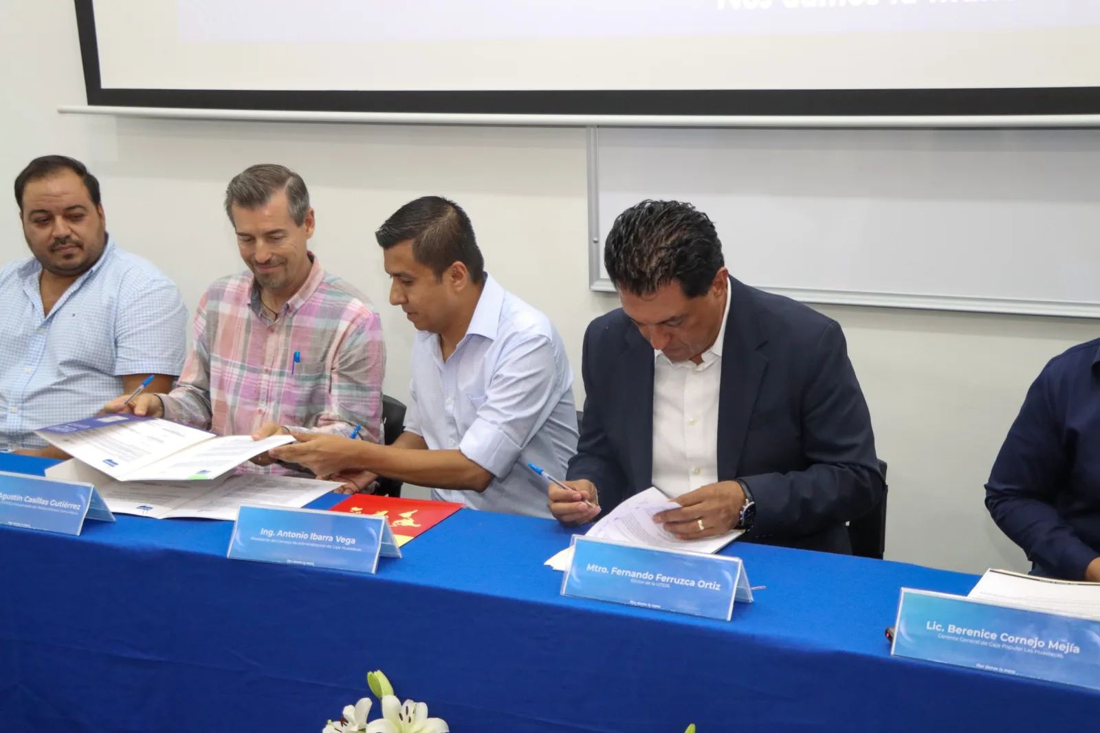 UT San Juan impulsa formación financiera mediante alianza con Caja Popular Las Huastecas