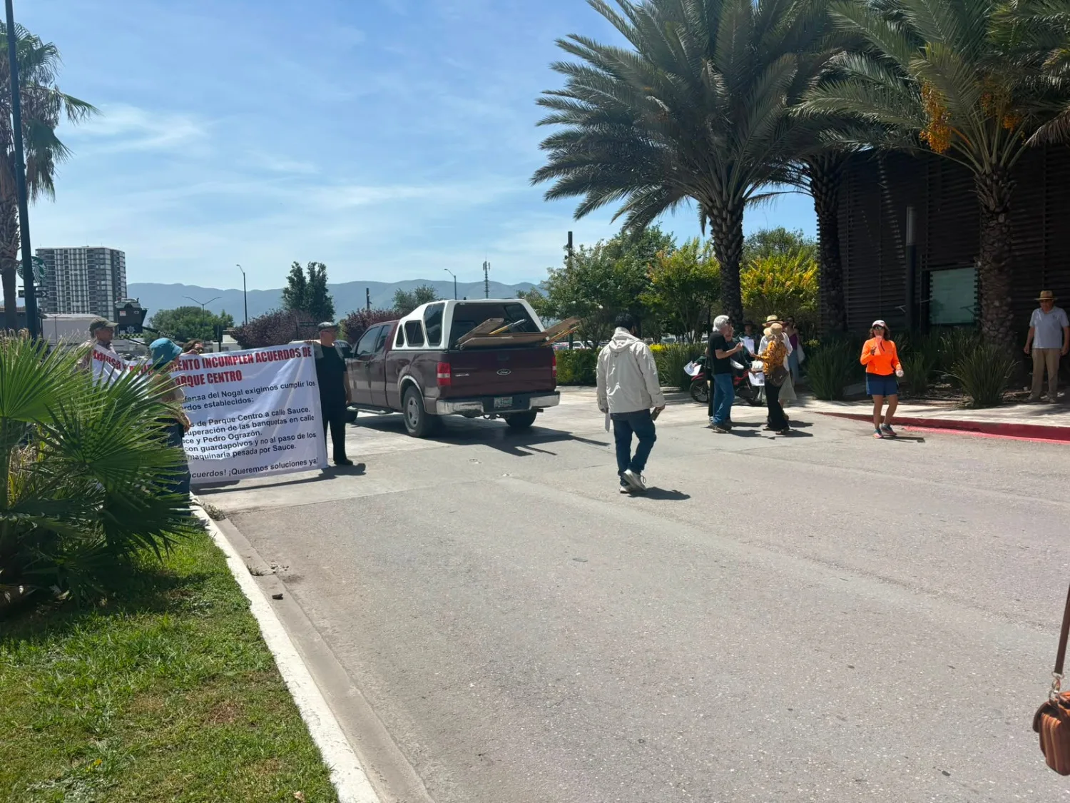 Vecinos de Saltillo exigen a Davisa cumplir acuerdos pendientes sobre Parque Centro