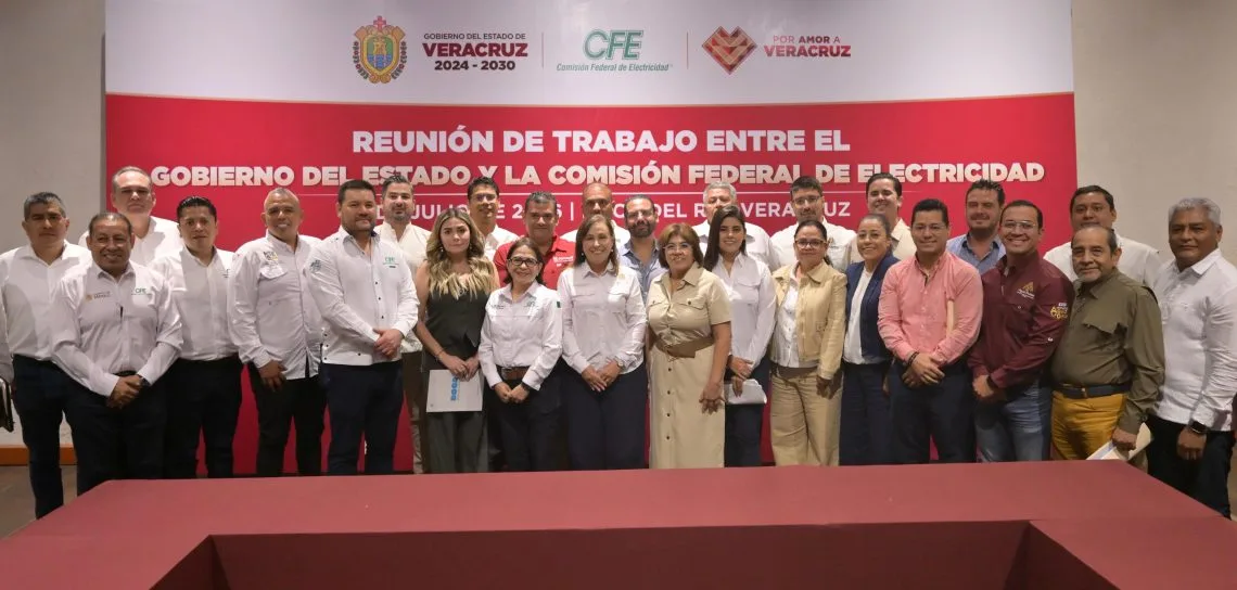 Veracruz y CFE acuerdan ampliar cobertura eléctrica y mejorar servicio para millones de usuarios