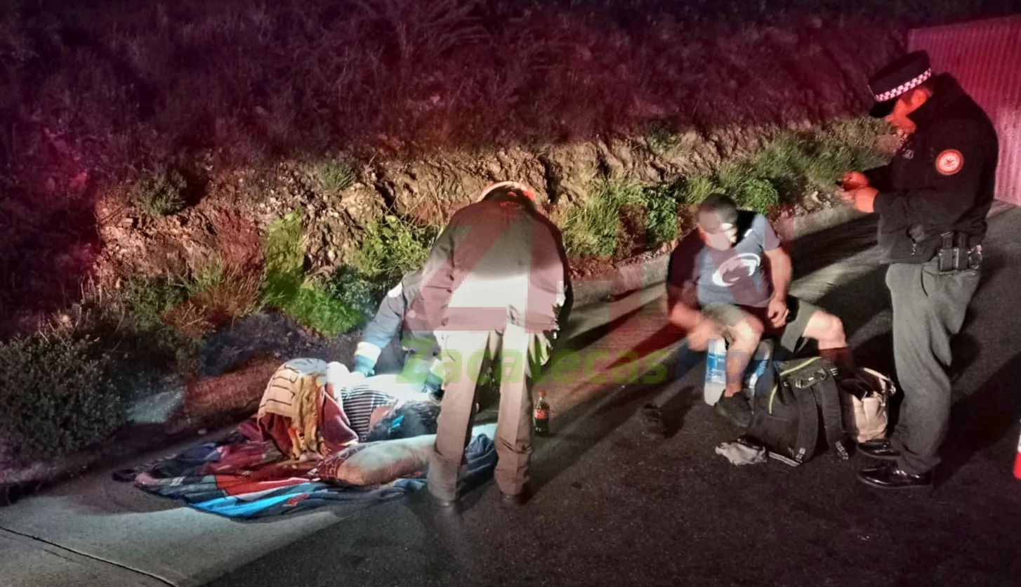 Volcadura de tráiler en autopista Zacatecas–Aguascalientes deja una mujer herida